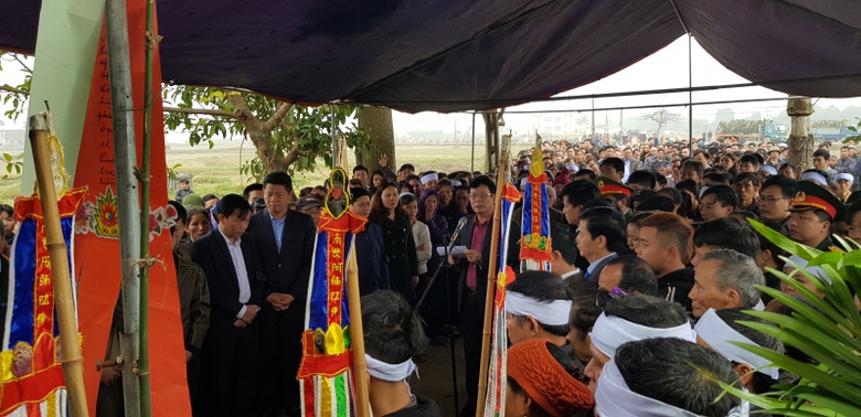 &Ocirc;ng Nguyễn Đạt Thuy&ecirc;n, ph&oacute; B&iacute; thư trường trực huyệ