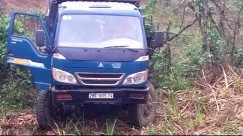 Lật- xe -tr&ecirc;n- đồi- m&igrave;a- 1- người- chết- v&agrave;- 14- n