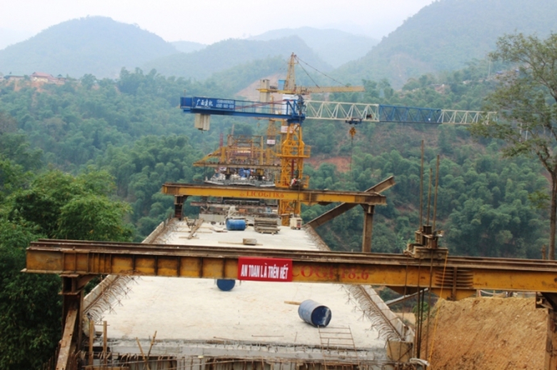 Vụ- sập- hệ- đ&agrave;- gi&aacute;o- 4- người- -chết- Do- chất- 