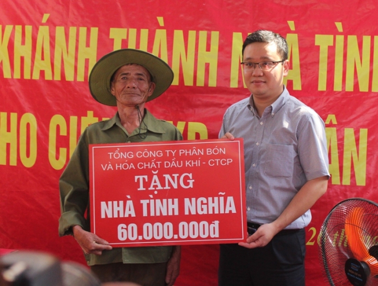 C&ocirc;ng- đo&agrave;n- GTVT- Việt- Nam - phối- hợp- trao- nh&agrave;