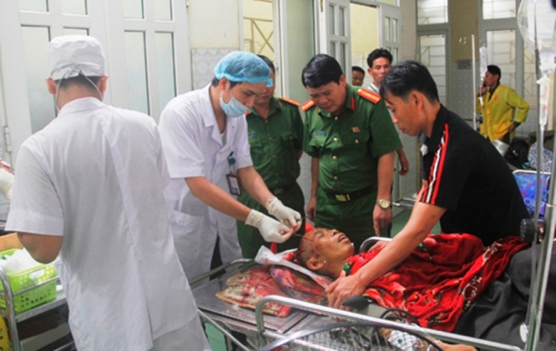 Đối- tượng- cầm- dao- s&aacute;t- hại- hai- ch&aacute;u- nhỏ- l-