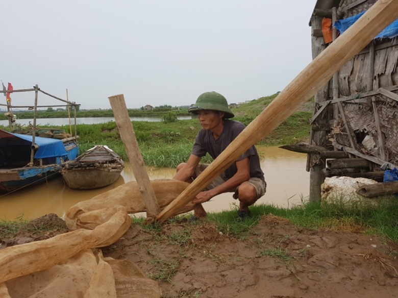 Thanh- H&oacute;a -rốn -r&aacute;o- đối- ph&oacute;- với- b&atilde;o- số- 3 (4