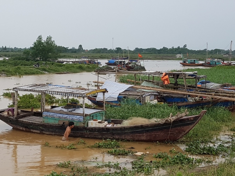 Thanh- H&oacute;a -rốn -r&aacute;o- đối- ph&oacute;- với- b&atilde;o- số- 3 (7