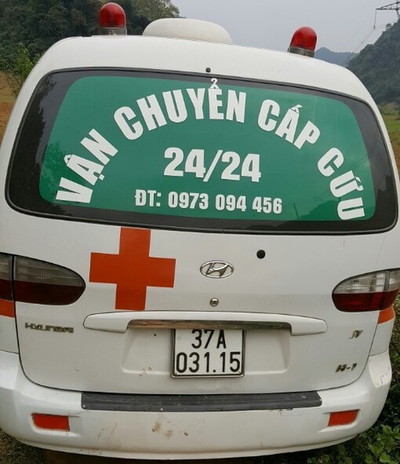 Xe -cứu- thương -chở- hổ -đ&ocirc;ng -lạnh- l&agrave; -xe -của-