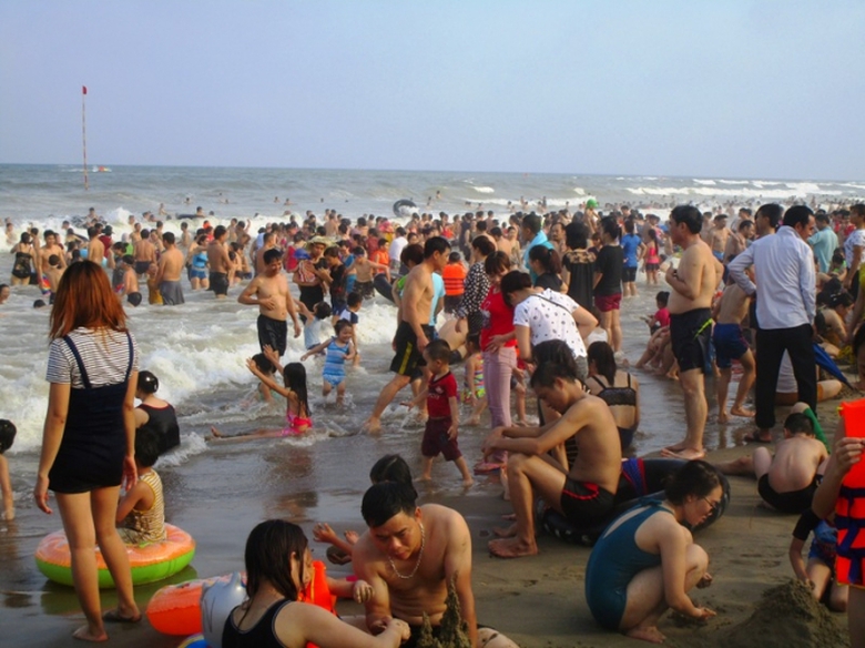 Chưa- hết- nghỉ- lễ- du- kh&aacute;ch -r&uacute;t- dần- khỏi- Sầ