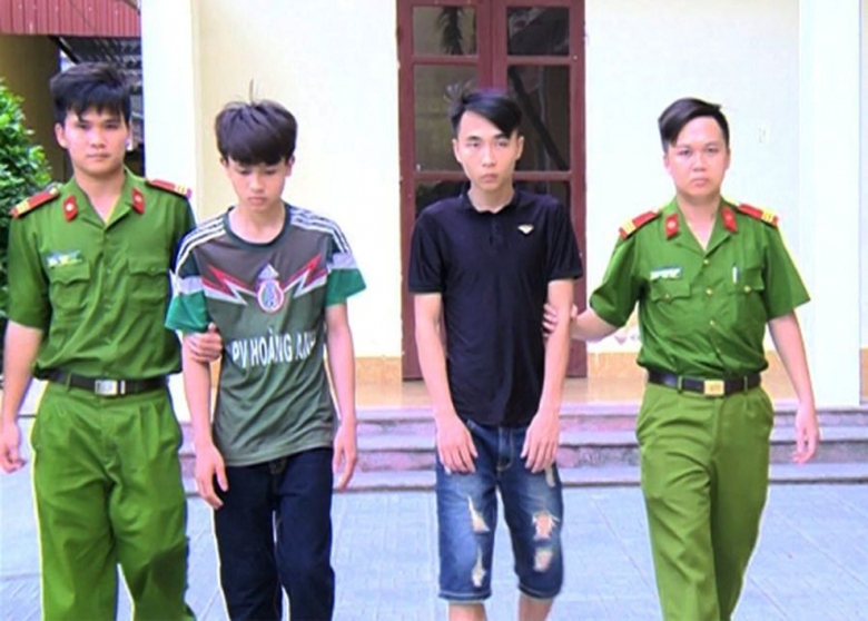 Bắt- 2- đối- tượng -chuy&ecirc;n- đột- nhập- nh&agrave;- c&aacute;n- b