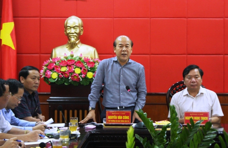 Thứ-trưởng-nguyễn-văn-c&ocirc;ng-l&agrave;m-việc-tại-ninh-binhg