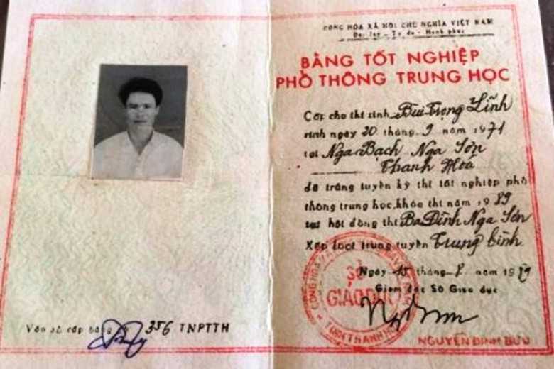 C&aacute;ch-chức-ph&oacute;-chủ-tịch-d&ugrave;ng-bằng-giả