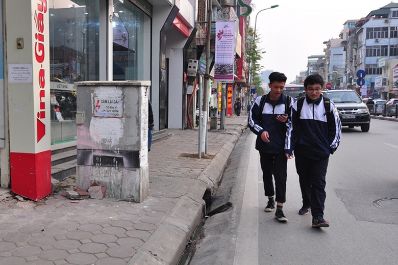 Cấm lại gần, c&oacute; điện nguy hiểm chết người