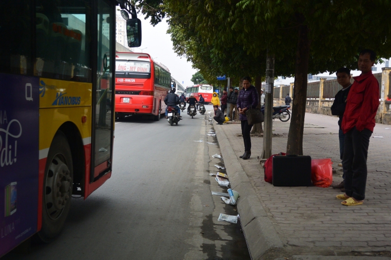 ha-noi-luong-khach-ve-que-tang-cao-hon-ngay-cuoi-t