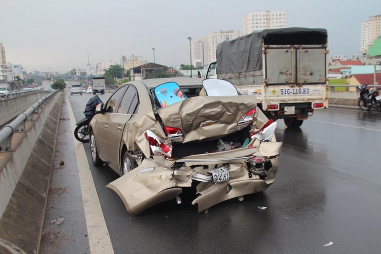 tai nạn tr&ecirc;n cầu