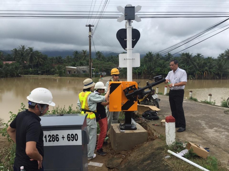 Lắp cần chắn tự động