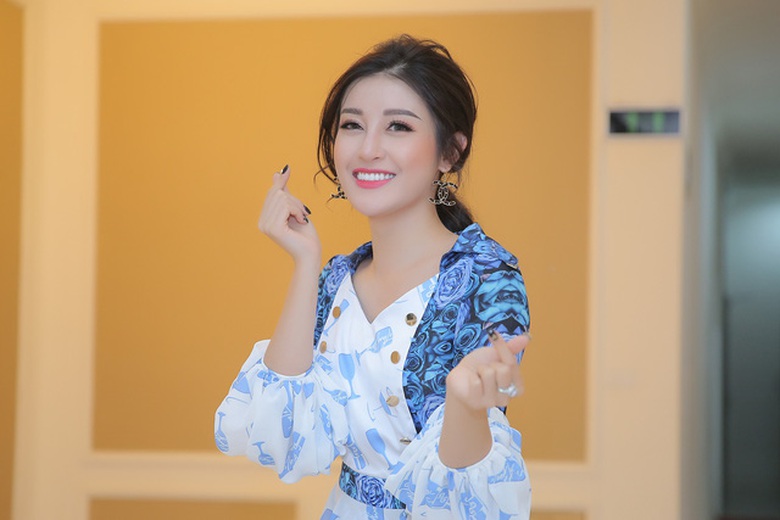 huyen-my-8-15254886702351956755485