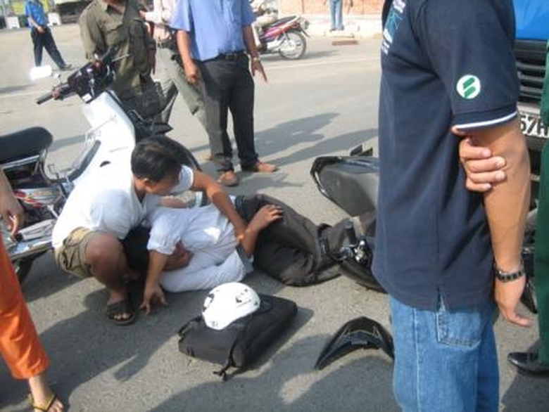 dung-noi-khong-cuu-giup-nan-nhan-tngt-la-vo-cam-1