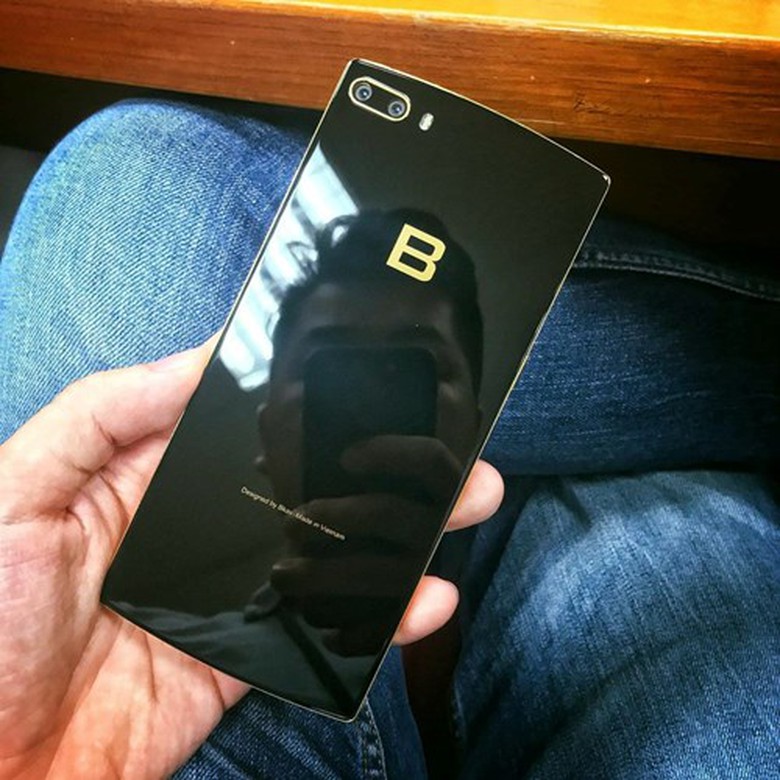 chi-tiet-anh-nong-bphone-2017-ban-ma-vang-vua-lo-d