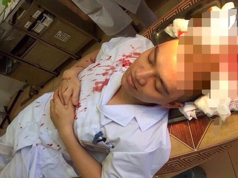 bac sĩ bị h&agrave;nh hung