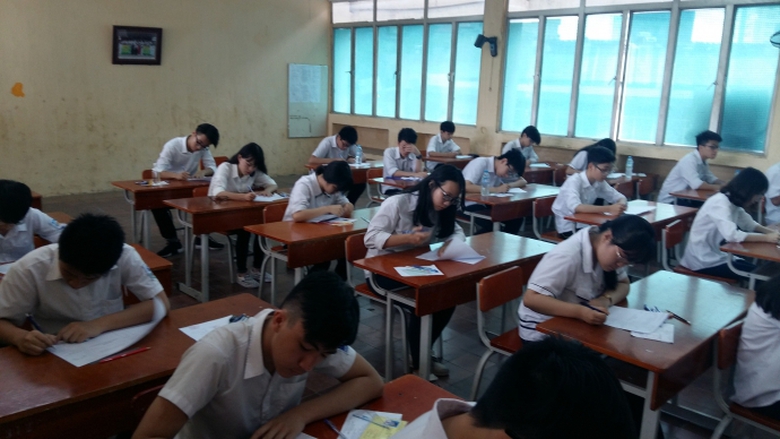 Thi v&agrave;o lop 10 HN 1