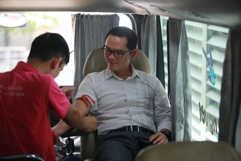 5. Hoạt động hiến m&aacute;u nh&acirc;n đạo gi&uacute;p đỡ những bệnh 