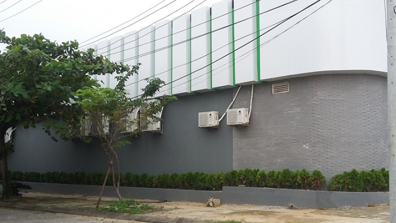 showroom-chi-ban-cho-khach-trung-quoc-vi-khach-le-