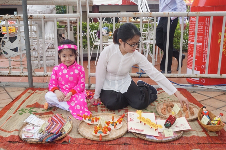 dac-sac-ngay-hoi-van-hoa-dan-gian-tai-da-nang-dip-