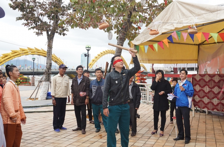 dac-sac-ngay-hoi-van-hoa-dan-gian-tai-da-nang-dip-