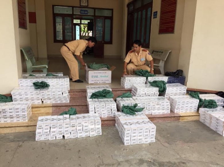 binh-dinh-lien-tiap-phat-hien-thuoc-la-lau-tren-xe