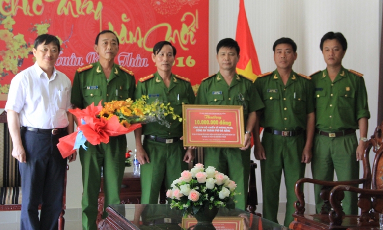 thuong-nong-chuyen-an-bat-lo-mo-ban-tam-hoa-chat-t