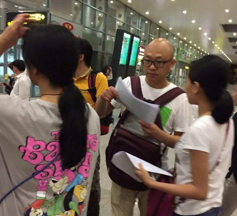 da-nang-ban-cach-xu-ly-huong-dan-vien-du-lich-trun