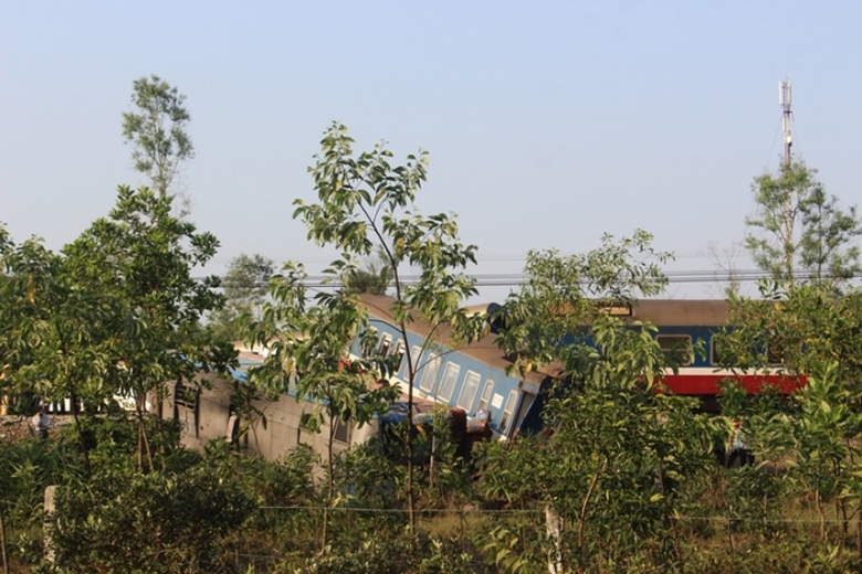 lật t&agrave;u (3)