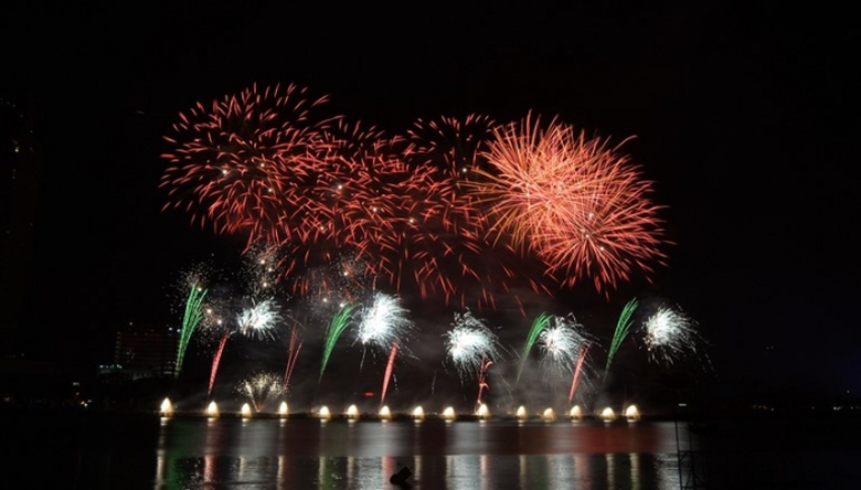 ph&aacute;o hoa Đ&agrave; Nẵng (8)