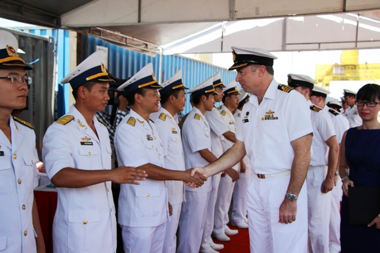 t&agrave;u &Uacute;c