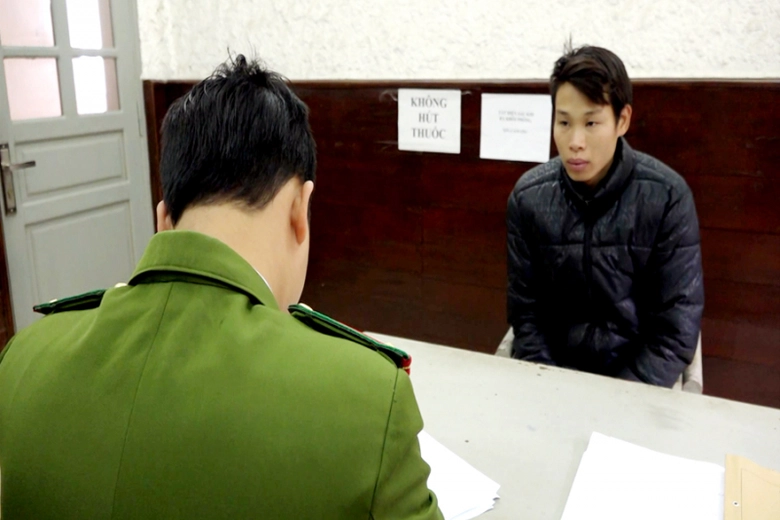 Ảnh 1, Đối tượng Phạn Văn Vinh tại cơ quan cảnh s&aacute;