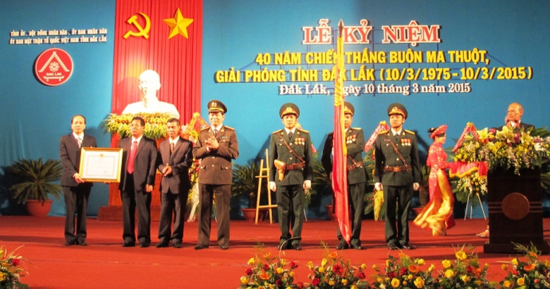 40 nam buon ma thuọt