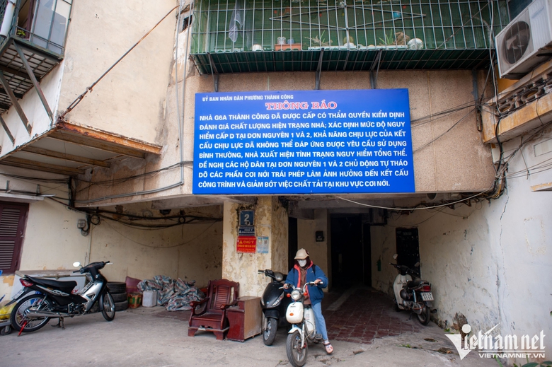 Người d&acirc;n b&aacute;m trụ ở những khu tập thể cũ n&aacute;t sắp được ph&aacute; dỡ, x&acirc;y lại