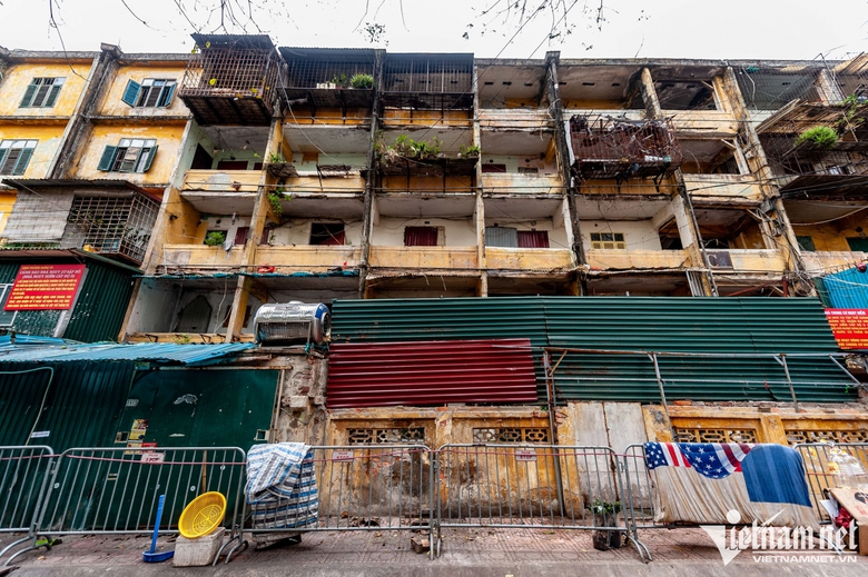 Người d&acirc;n b&aacute;m trụ ở những khu tập thể cũ n&aacute;t sắp được ph&aacute; dỡ, x&acirc;y lại