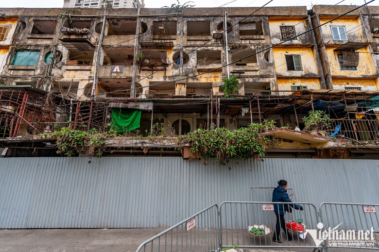 Người d&acirc;n b&aacute;m trụ ở những khu tập thể cũ n&aacute;t sắp được ph&aacute; dỡ, x&acirc;y lại
