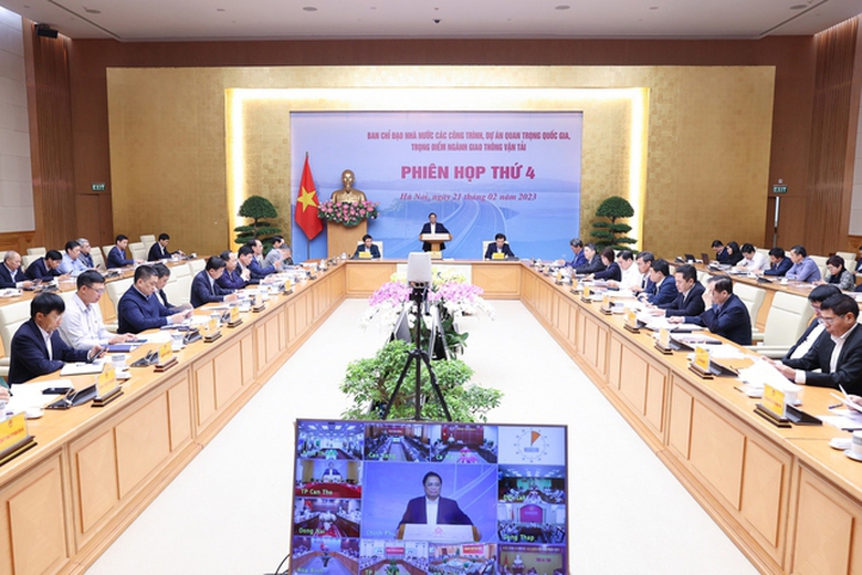 Thủ tướng: Chấm dứt t&igrave;nh trạng chia nhỏ g&oacute;i thầu, th&ocirc;ng thầu, b&aacute;n thầu