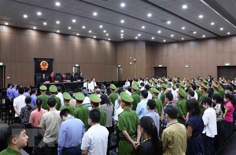 Đặt t&iacute;nh li&ecirc;m ch&iacute;nh của c&aacute;n bộ trong chống tham nhũng l&ecirc;n h&agrave;ng đầu