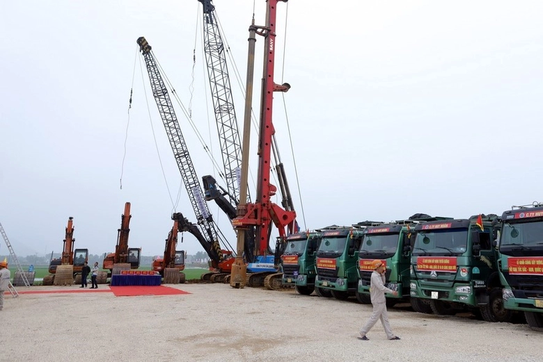Khởi c&ocirc;ng dự &aacute;n đường nối cao tốc Bắc-Nam, Quốc lộ 1 đi cảng Nghi Sơn