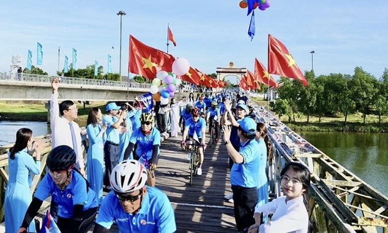 Quảng Trị: Ng&agrave;y hội đạp xe V&igrave; h&ograve;a b&igrave;nh