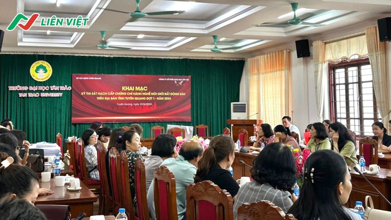 Bắt nhịp c&aacute;c luật mới 2024 - Li&ecirc;n Việt Education ra mắt kh&oacute;a học m&ocirc;i giới bất động sản