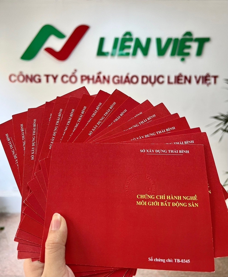 Bắt nhịp c&aacute;c luật mới 2024 - Li&ecirc;n Việt Education ra mắt kh&oacute;a học m&ocirc;i giới bất động sản