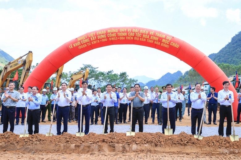 Thủ tướng Phạm Minh Ch&iacute;nh dự khởi c&ocirc;ng cao tốc H&ograve;a B&igrave;nh-Mộc Ch&acirc;u