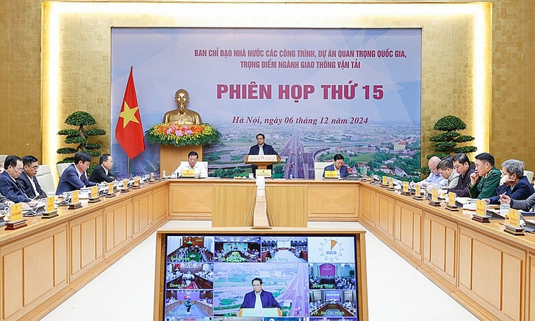 Thủ tướng: Kh&ocirc;ng lấy việc đấu thầu l&agrave;m nơi tr&uacute; ẩn an to&agrave;n cho ti&ecirc;u cực