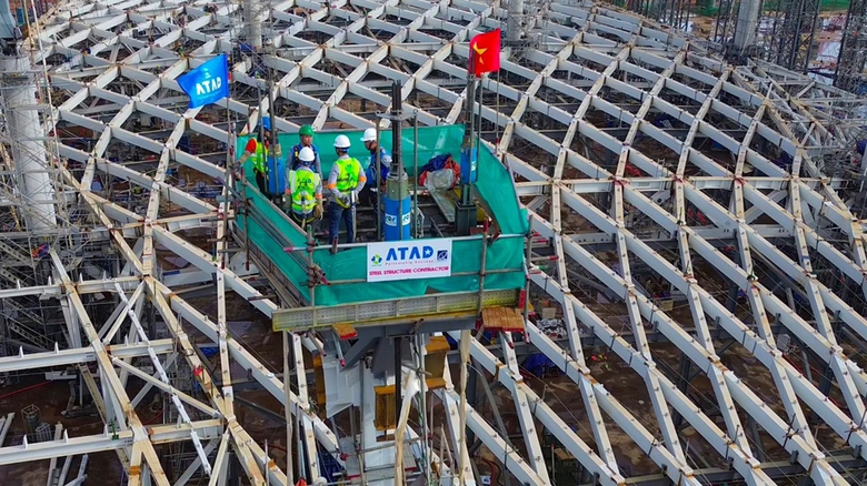 Ho&agrave;n th&agrave;nh n&acirc;ng hệ kết cấu th&eacute;p m&aacute;i trung t&acirc;m nh&agrave; ga s&acirc;n bay Long Th&agrave;nh- Ảnh 3.