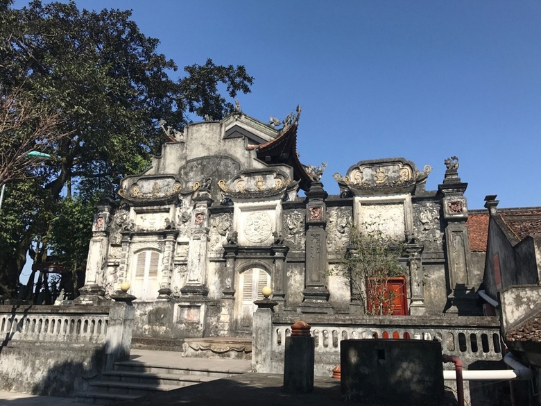 cam pha quang ninh den cua ong mot ky quan linh thieng vung dong bac