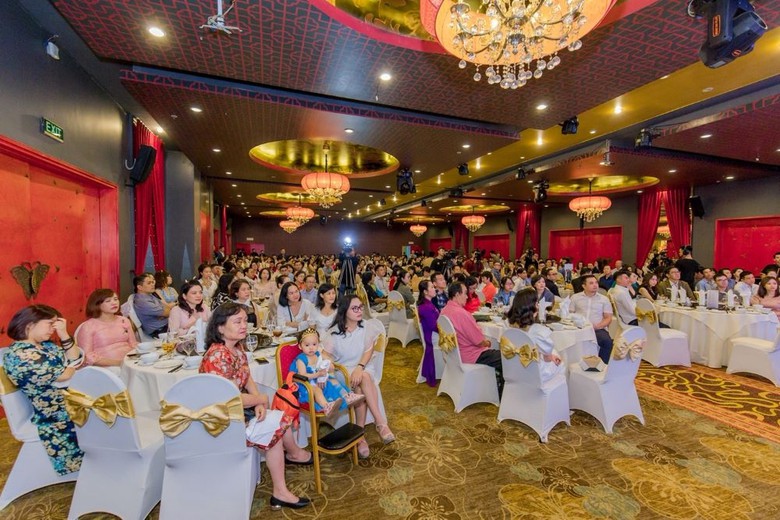 hon 300 doanh nhan den tham du sinh nhat 3 tuoi clb mandala phong thuy
