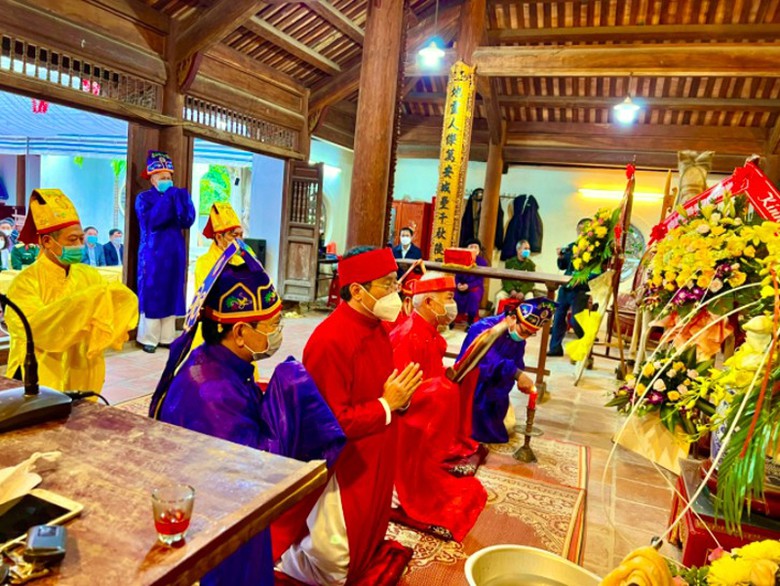 nam dan nghe an to chuc le dai te vua mai hac de