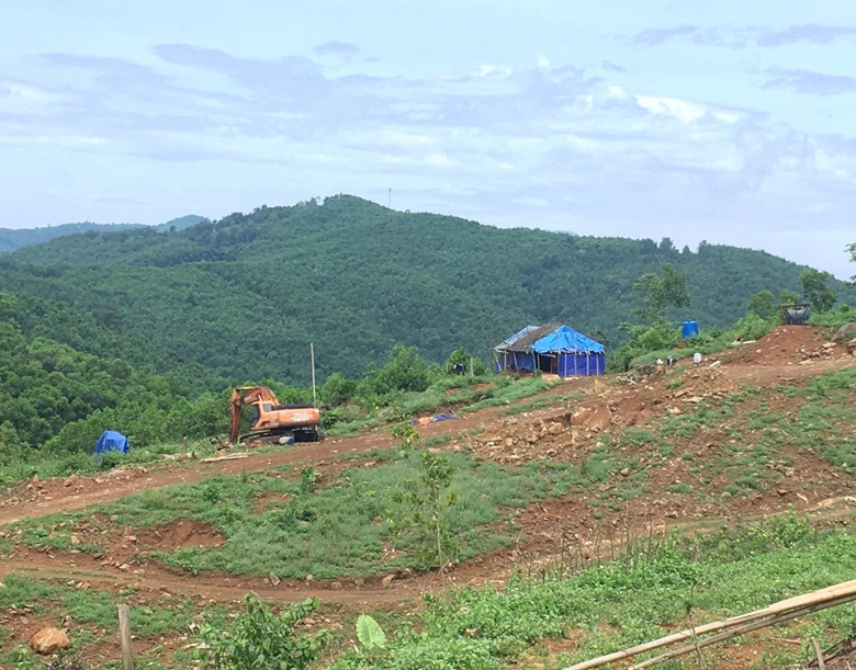 cam thuy thanh hoa ngang nhien bat doi xay dung trang trai lon khong phep