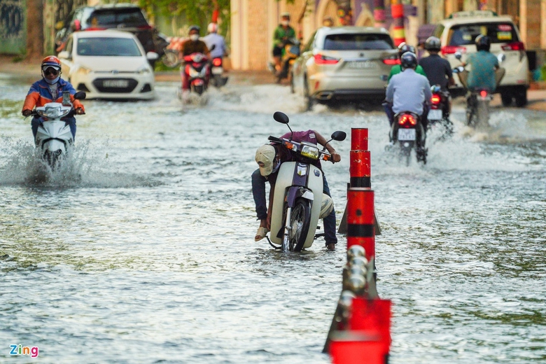 khi nao tphcm het canh mua la ngap